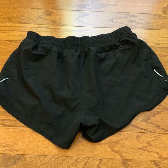 ASICS Size Large athletic shorts black - Picture 2 of 8